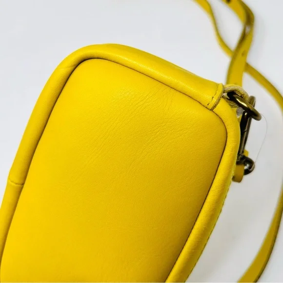 Madewell mini The Leather Carabiner Crossbody Bag In Gilded Chartreuse - Picture 6 of 6